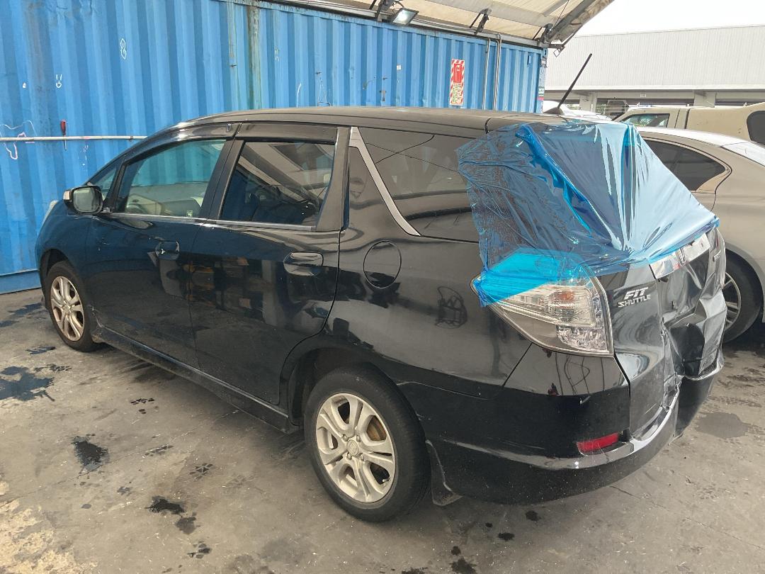 Photo '3' of Honda FIT Shuttle Hibrid