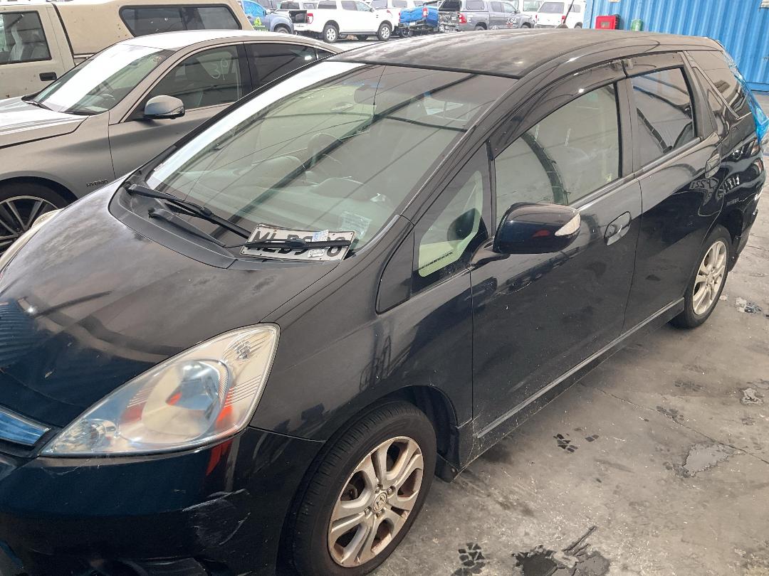 Photo '2' of Honda FIT Shuttle Hibrid