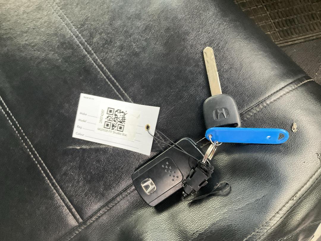 Photo '10' of Honda FIT Shuttle Hibrid