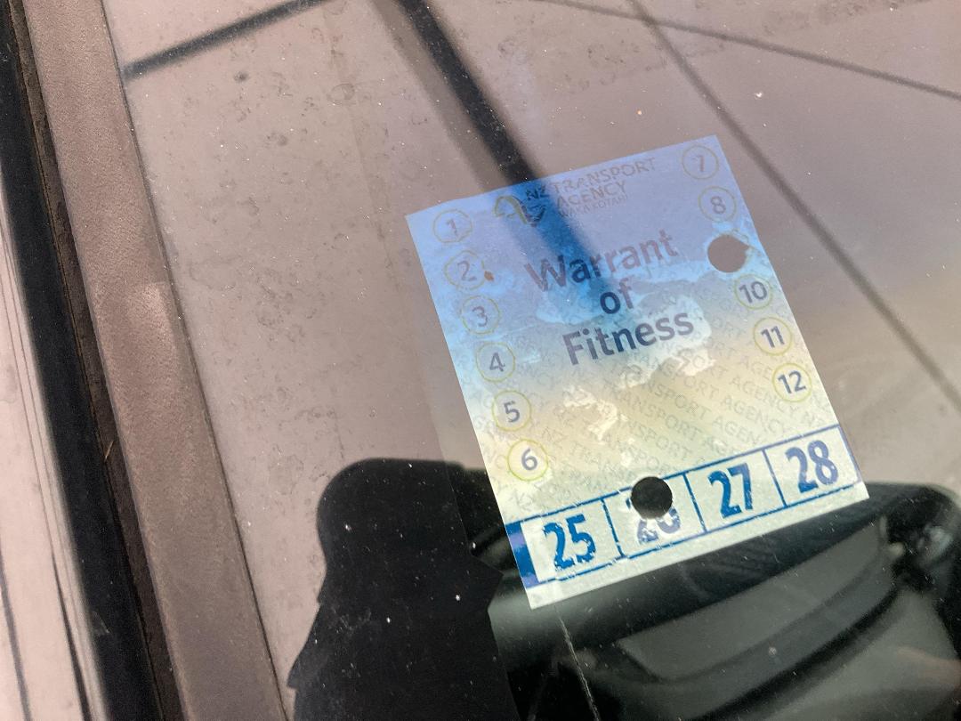 Photo '15' of Honda FIT Shuttle Hibrid