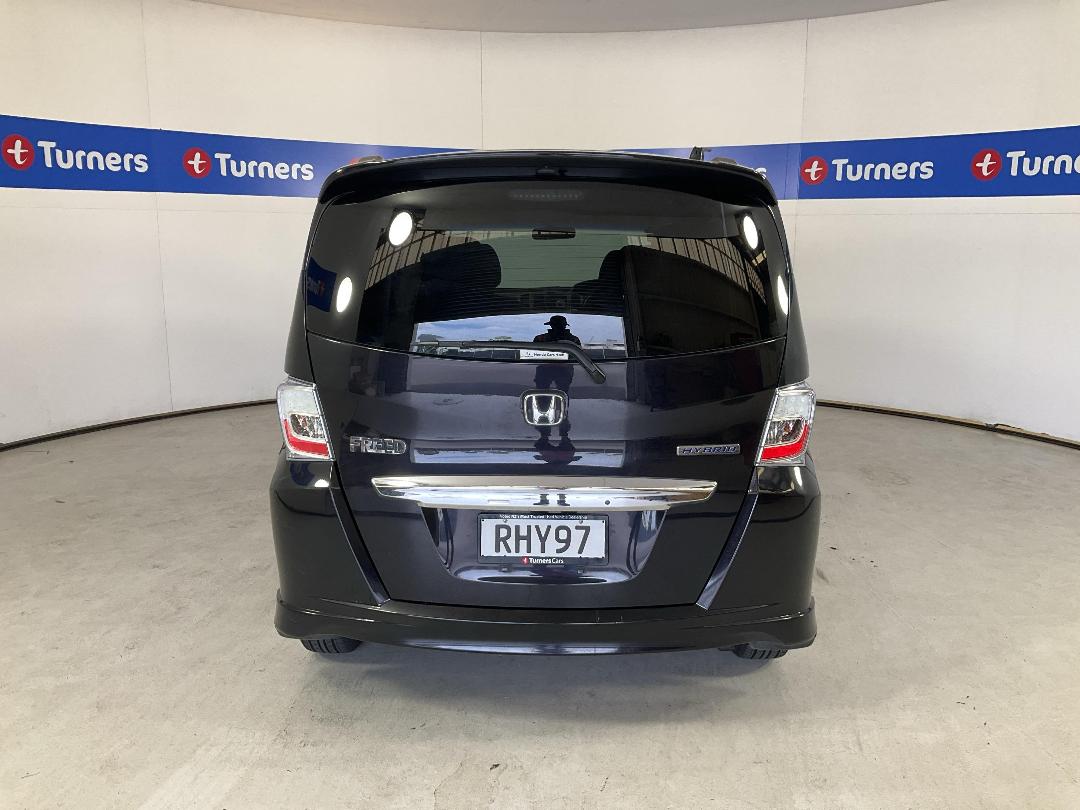 Photo '6' of Honda Freed Photo '6' of Honda Freed