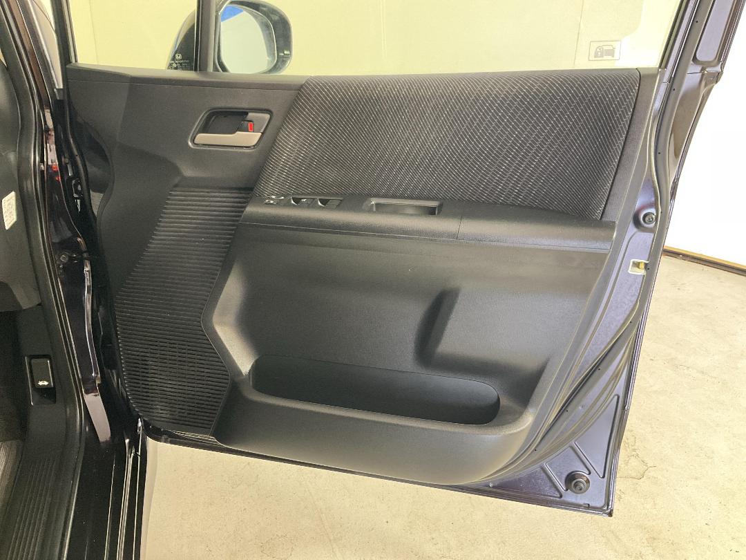 Photo '15' of Honda Freed Photo '15' of Honda Freed