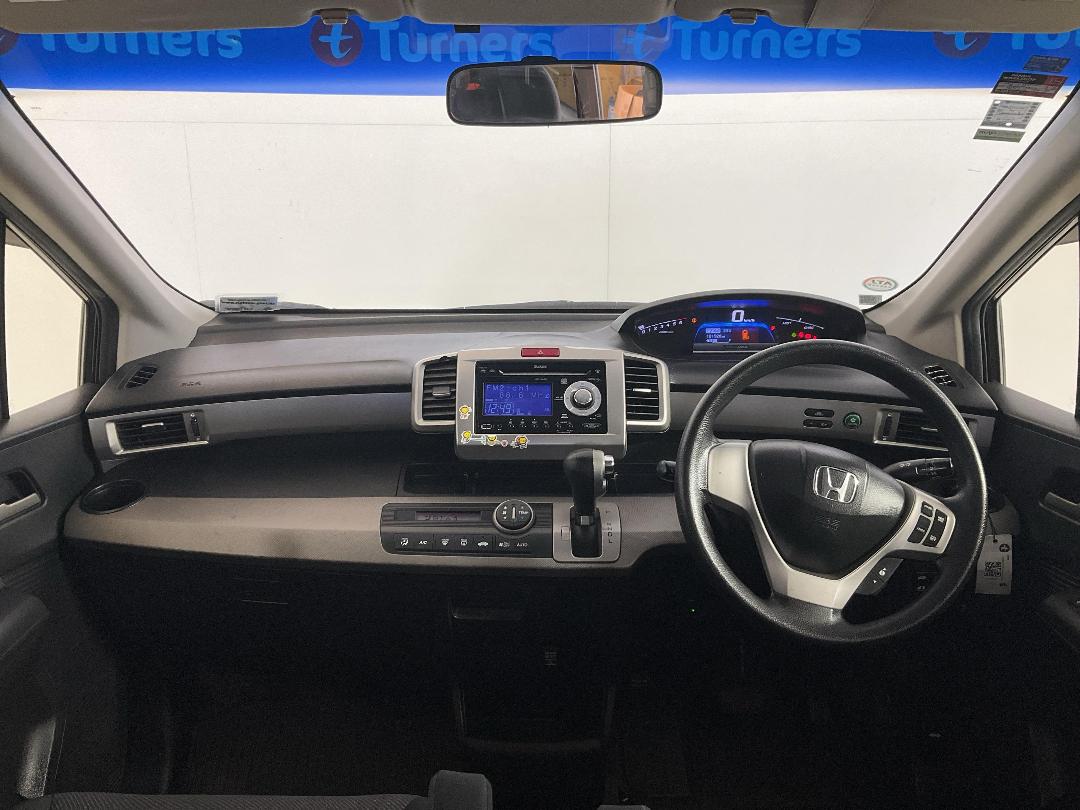 Photo '17' of Honda Freed Photo '17' of Honda Freed