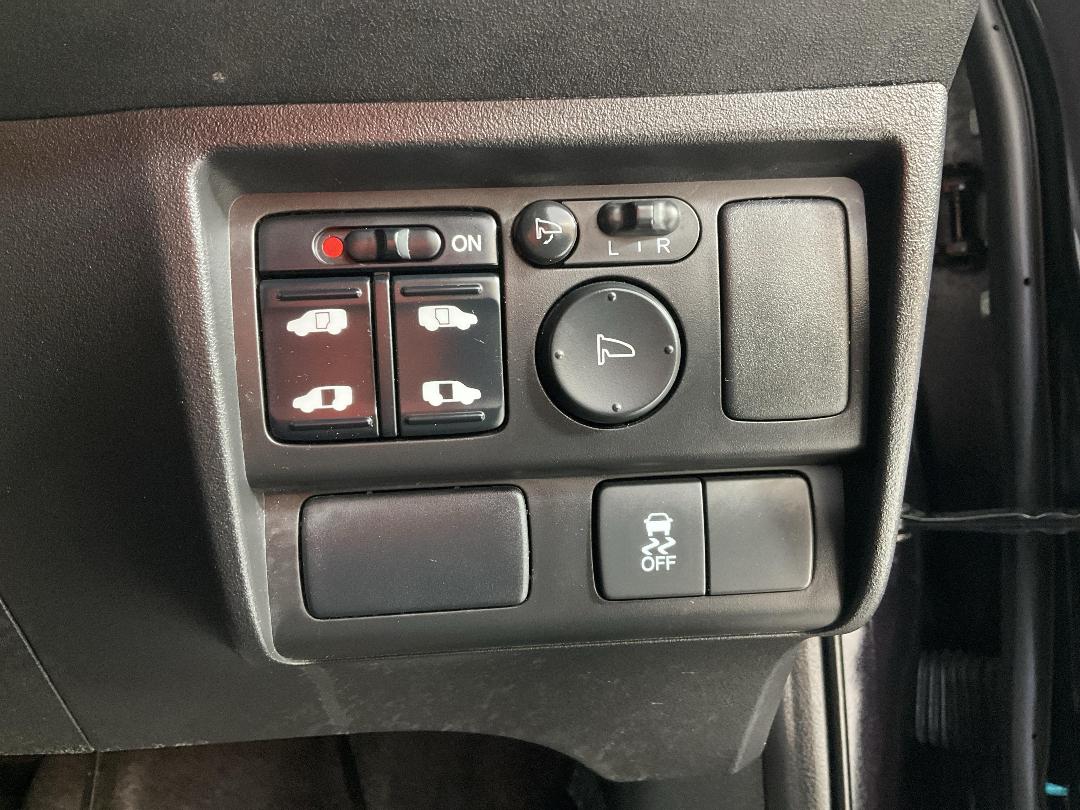 Photo '27' of Honda Freed Photo '27' of Honda Freed