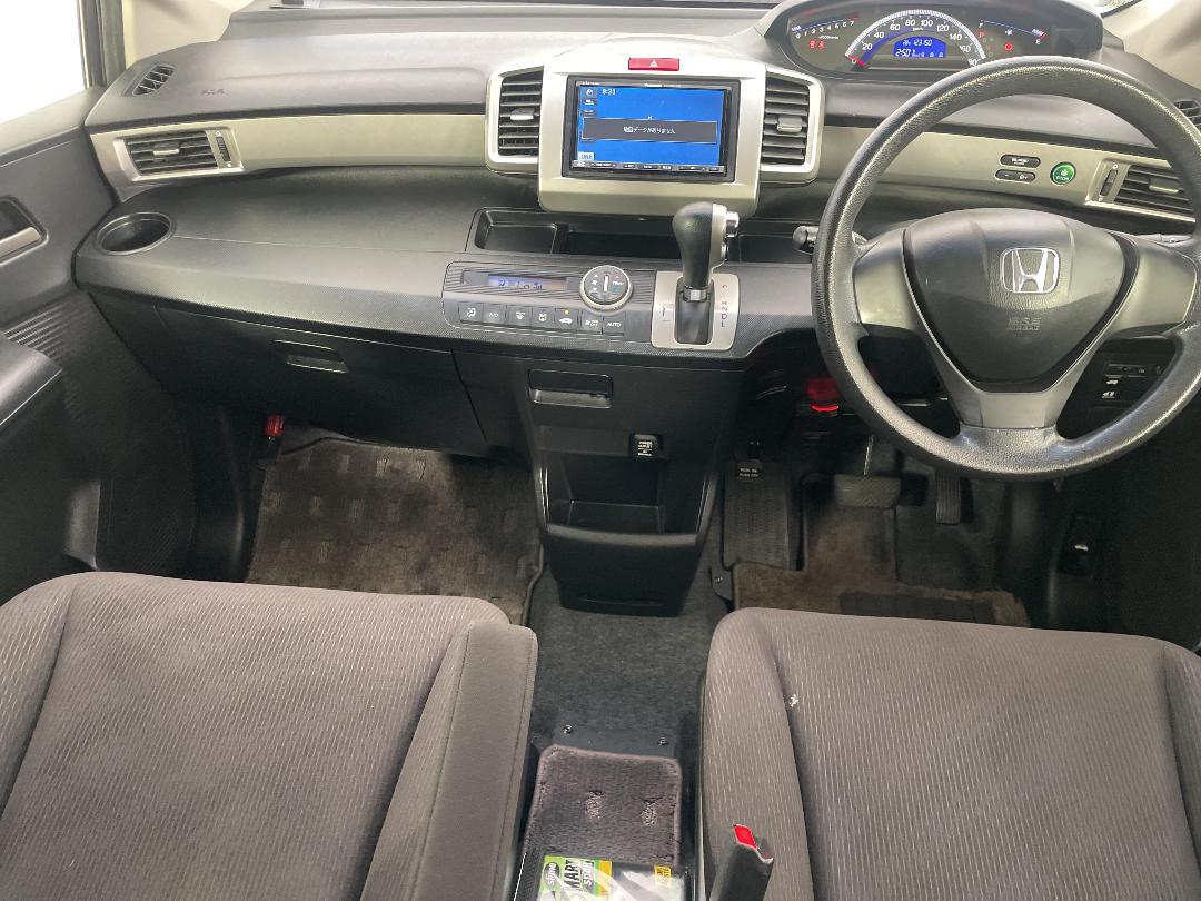 Photo '18' of Honda Freed Photo '18' of Honda Freed