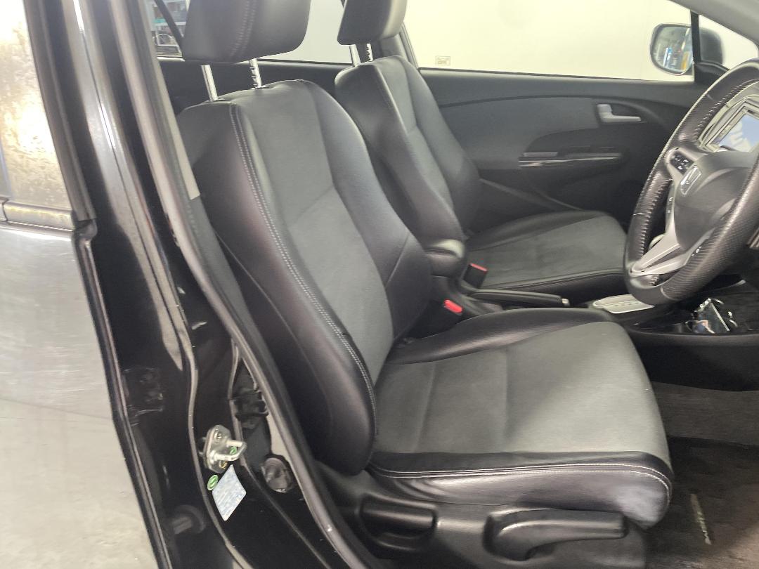 Photo '16' of Honda Insight