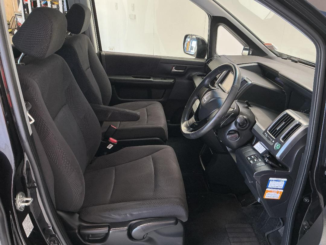 Photo '16' of Honda Stepwagon