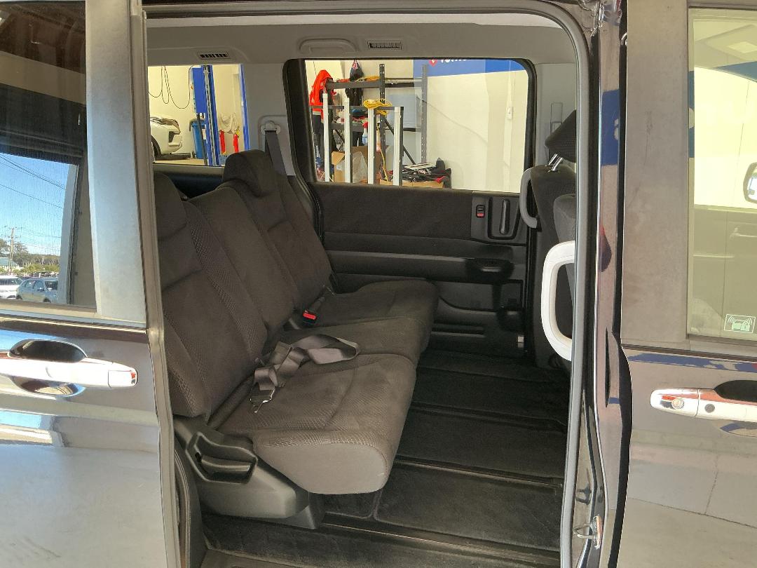 Photo '19' of Honda Stepwagon