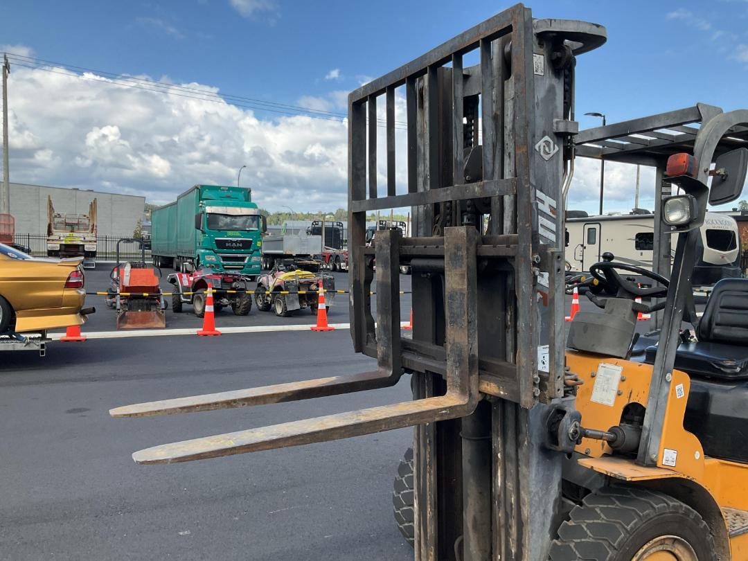 Photo '29' of Huahe HH30ZN1D Forklift Photo '29' of Huahe HH30ZN1D Forklift