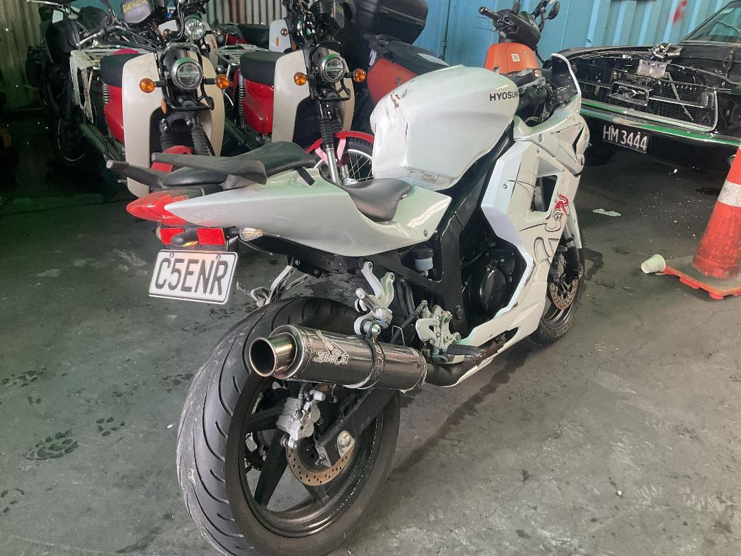 Photo '9' of Hyosung GT250 RN Photo '9' of Hyosung GT250 RN