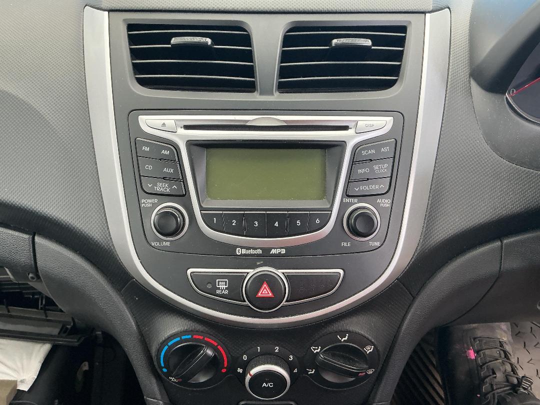 Photo '11' of Hyundai Accent