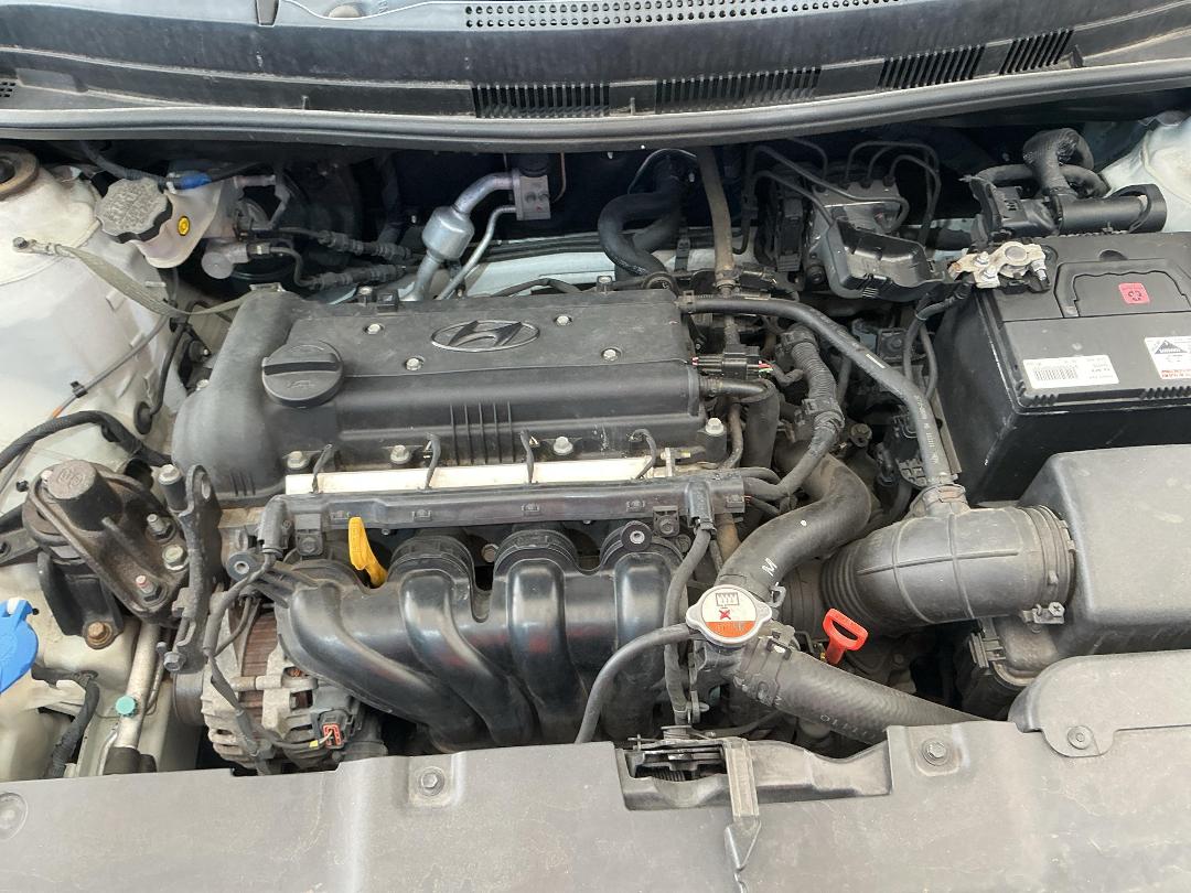 Photo '15' of Hyundai Accent