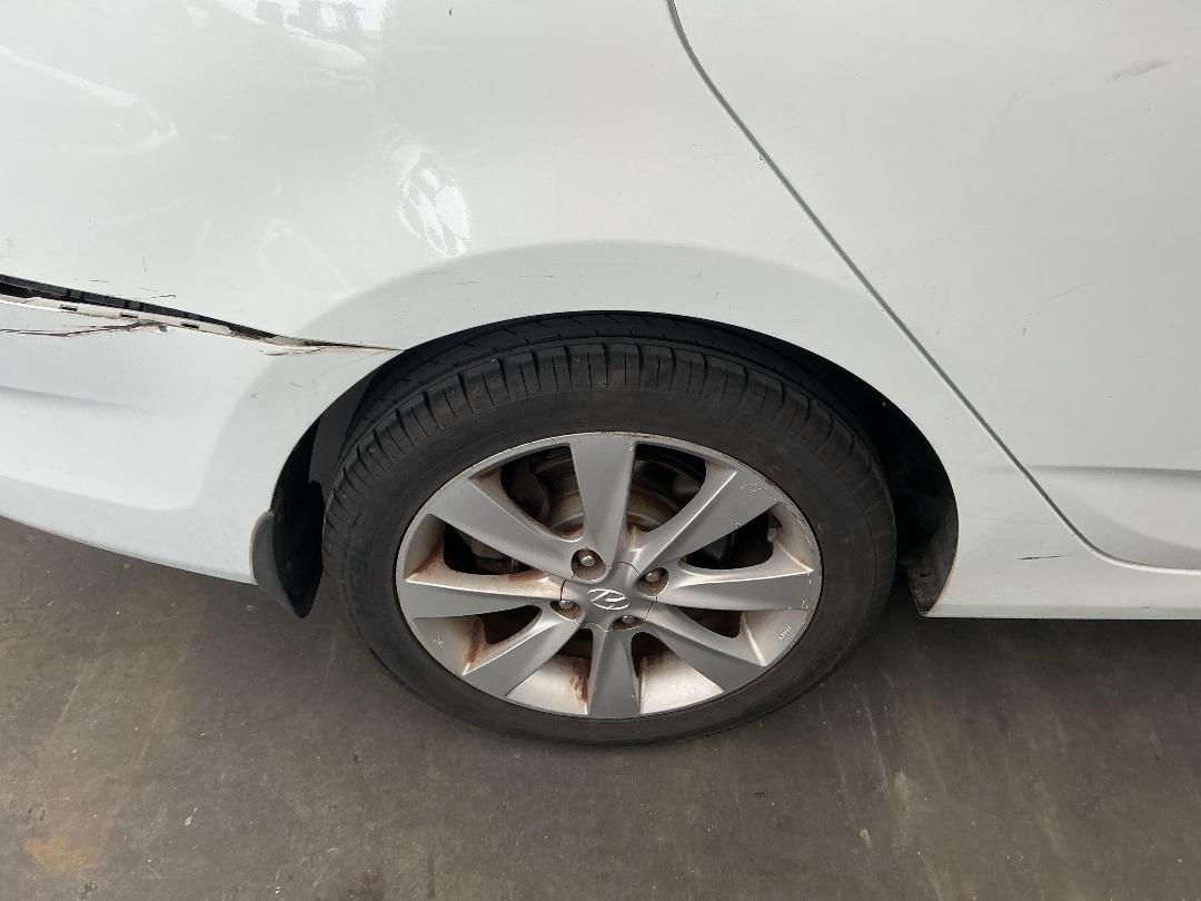 Photo '19' of Hyundai Accent