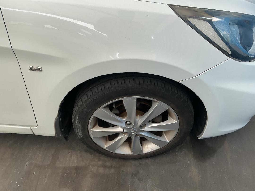 Photo '20' of Hyundai Accent