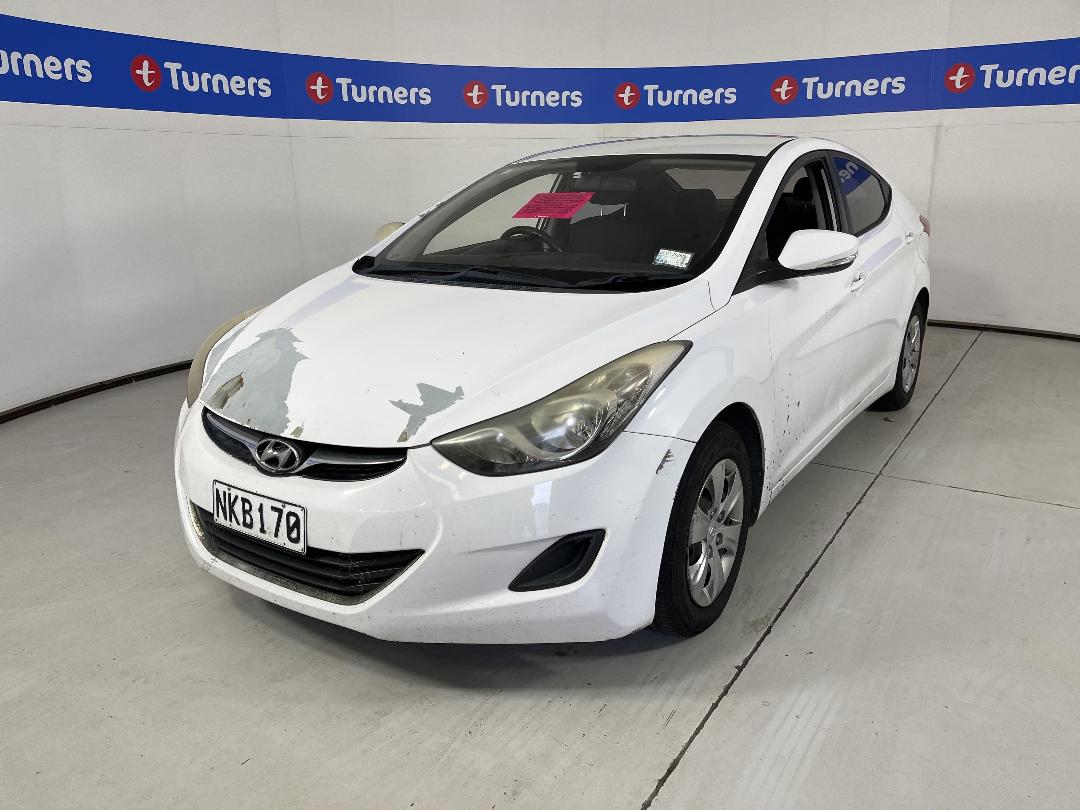 Photo '3' of Hyundai Elantra Photo '3' of Hyundai Elantra