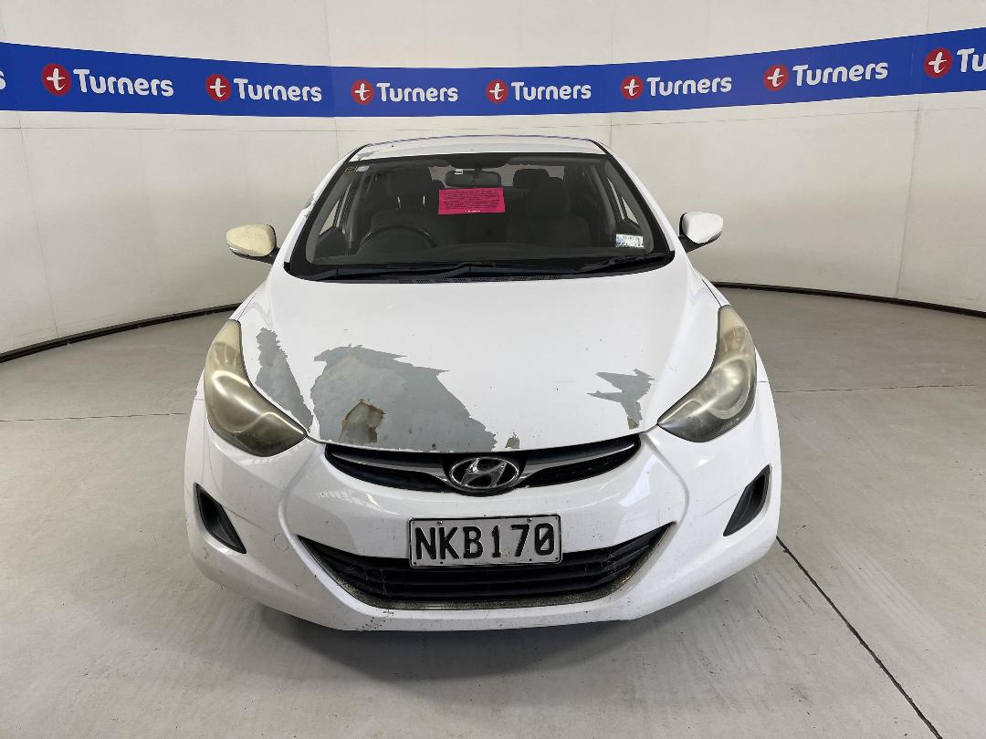 Photo '2' of Hyundai Elantra Photo '2' of Hyundai Elantra