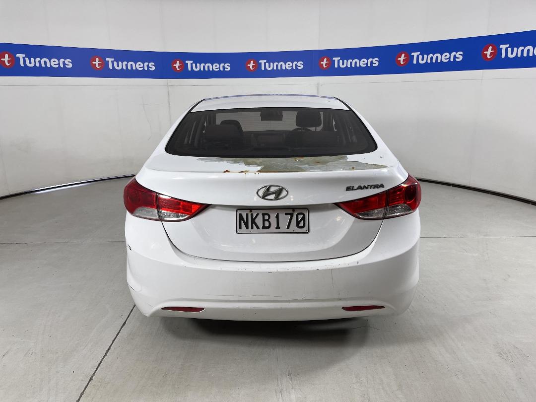 Photo '5' of Hyundai Elantra Photo '5' of Hyundai Elantra