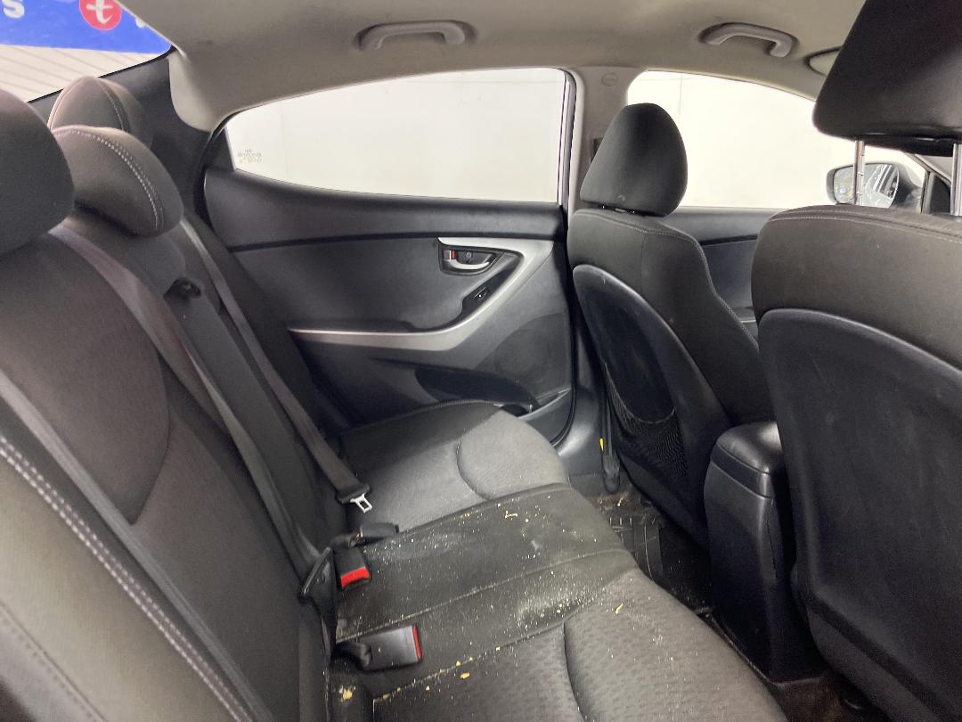 Photo '18' of Hyundai Elantra Photo '18' of Hyundai Elantra