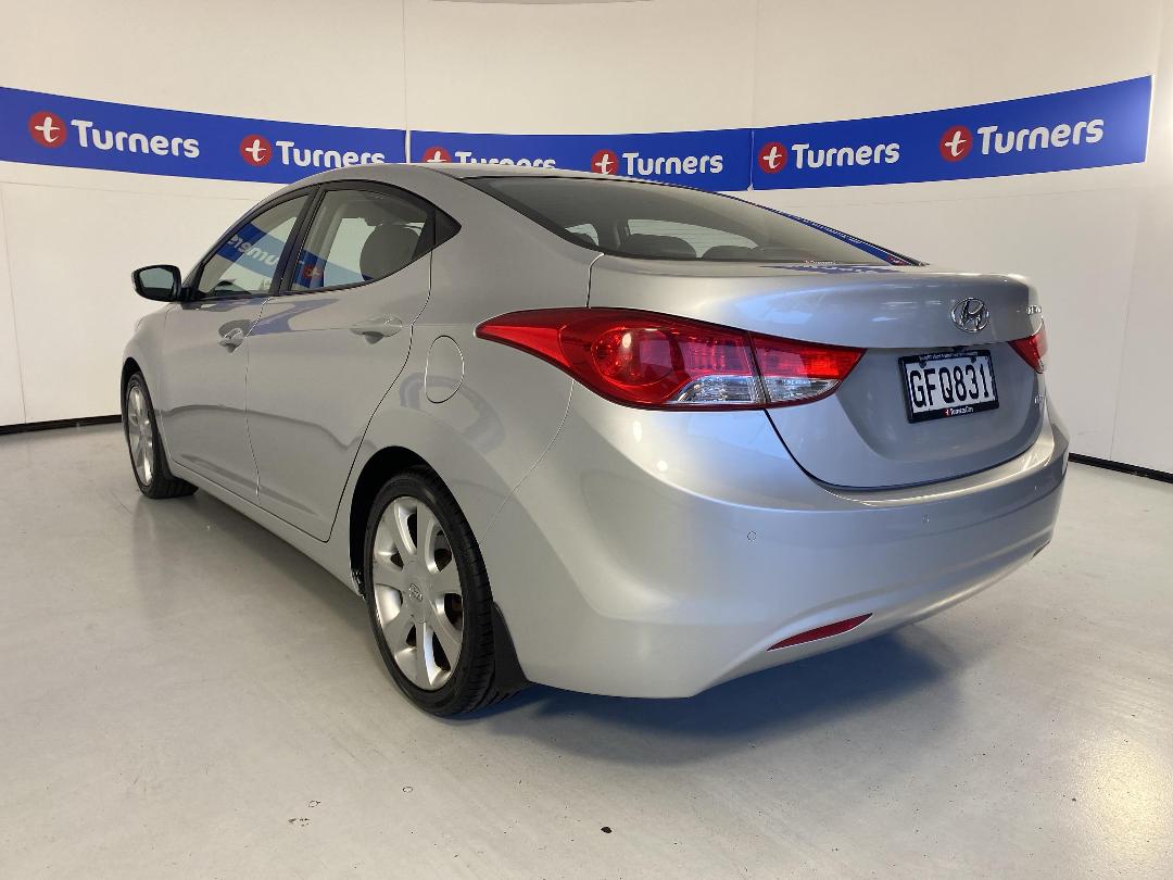 Photo '5' of Hyundai Elantra Photo '5' of Hyundai Elantra