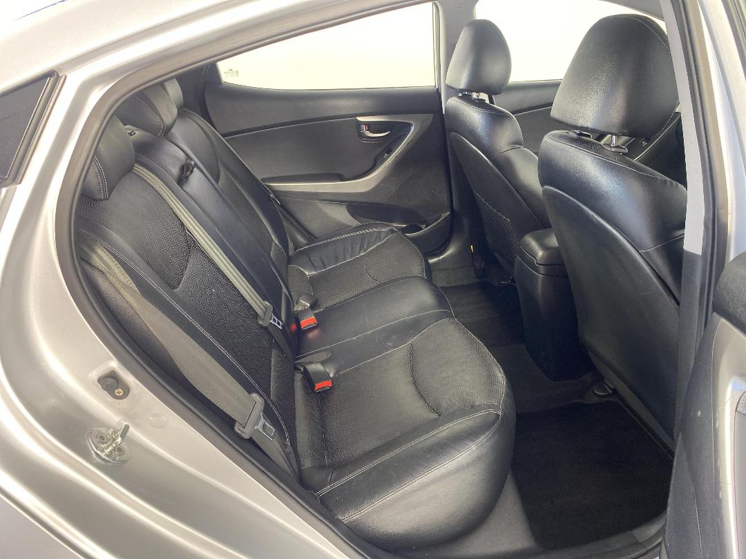 Photo '20' of Hyundai Elantra Photo '20' of Hyundai Elantra