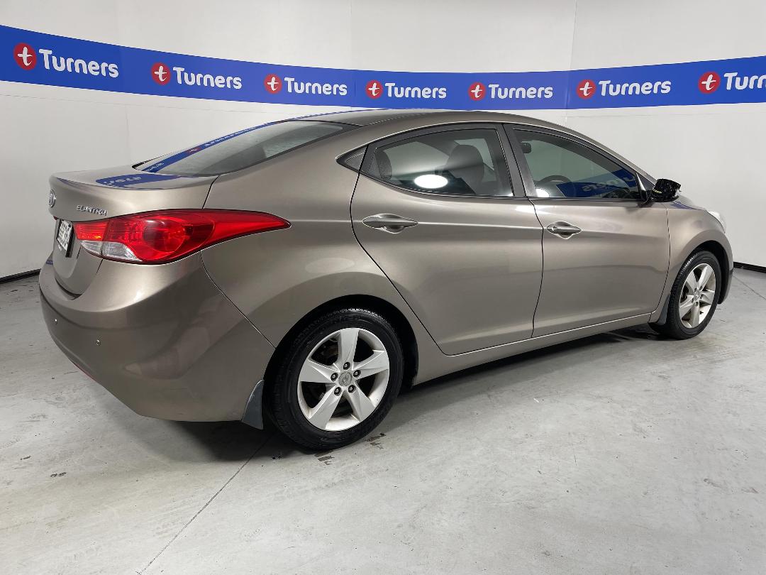 Photo '7' of Hyundai Elantra