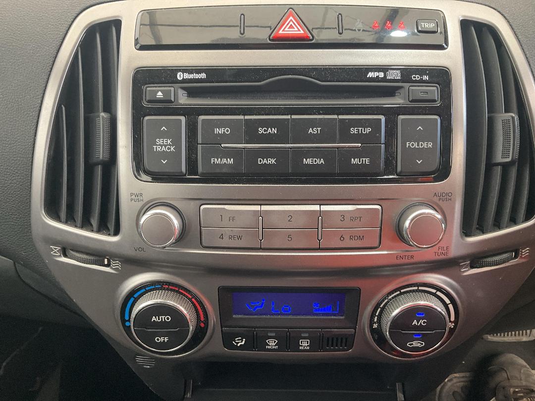 Photo '10' of Hyundai I20 PB Photo '10' of Hyundai I20 PB