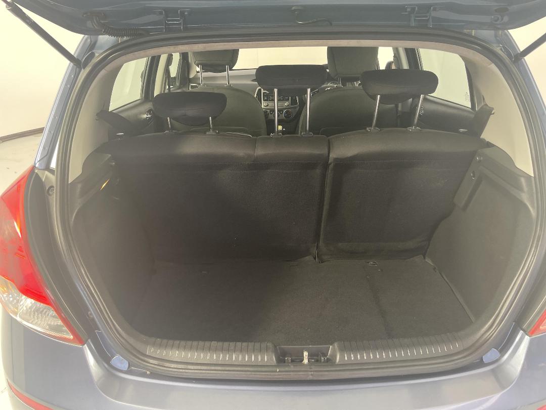 Photo '14' of Hyundai I20