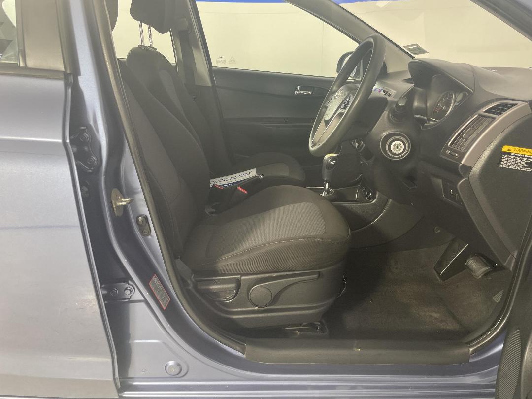 Photo '16' of Hyundai I20