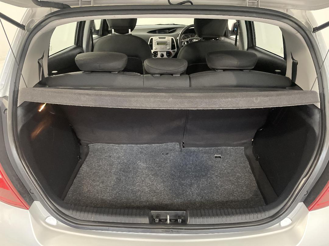 Photo '14' of Hyundai I20