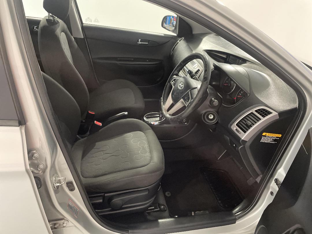 Photo '16' of Hyundai I20