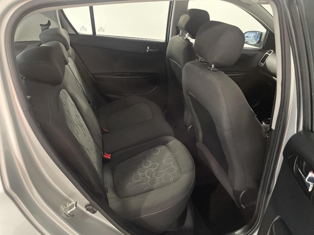 Photo '20' of Hyundai I20