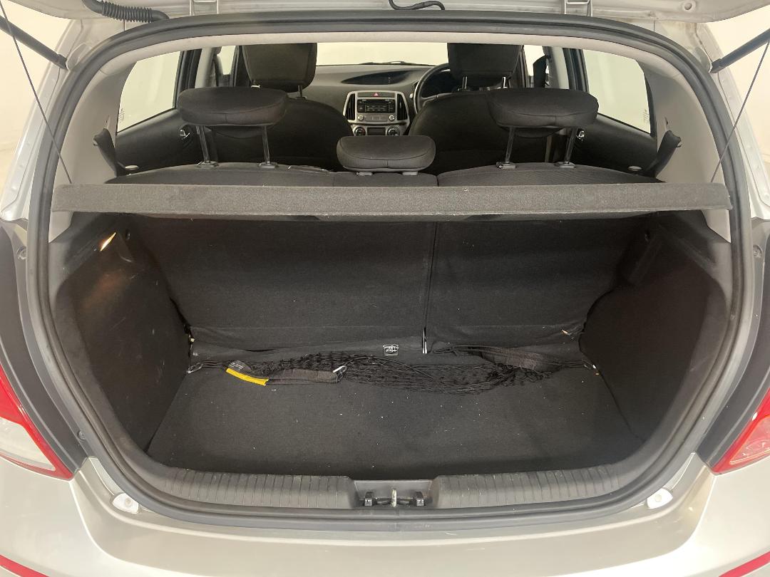 Photo '14' of Hyundai I20