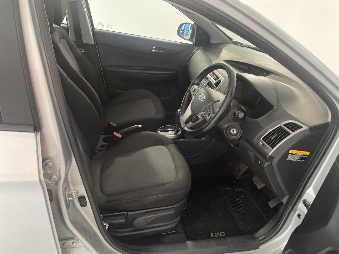 Photo '16' of Hyundai I20