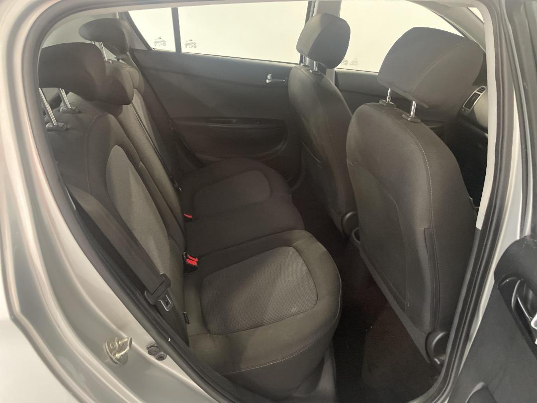 Photo '20' of Hyundai I20