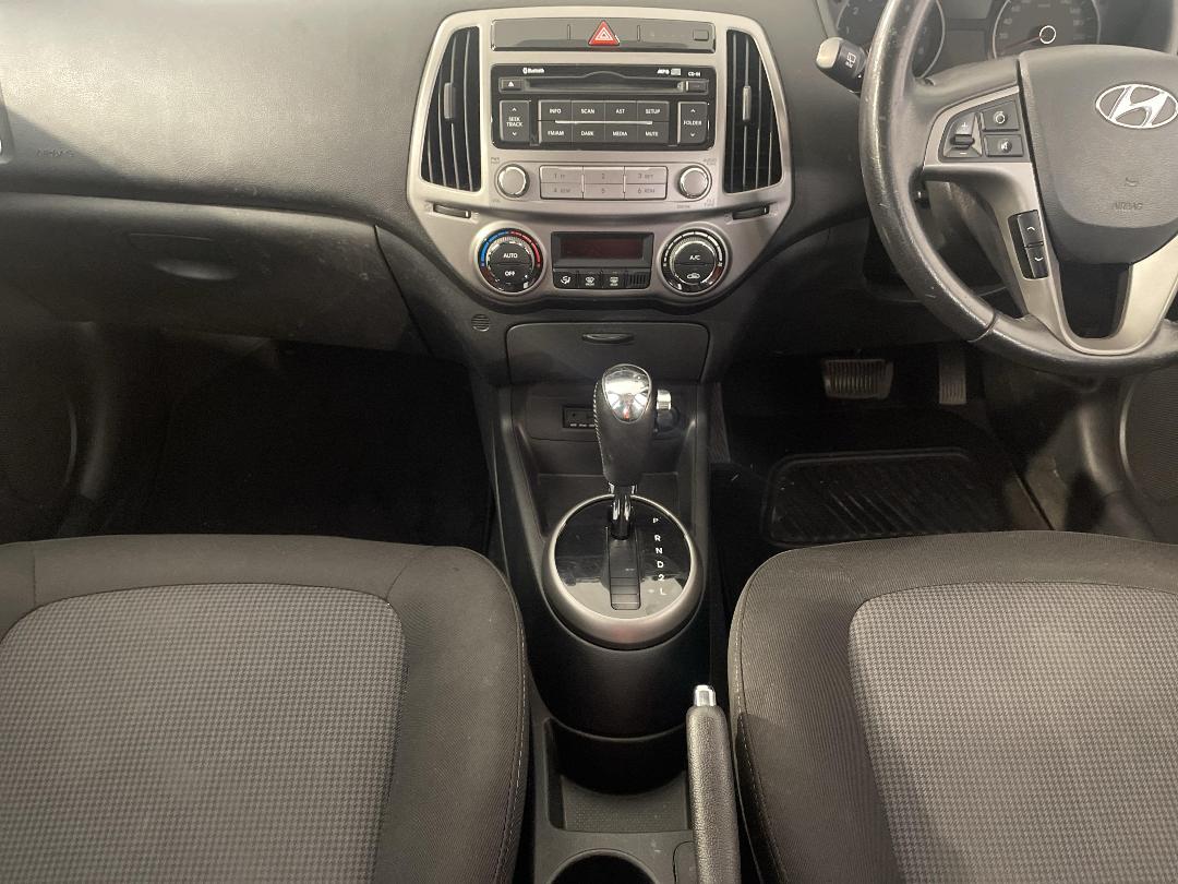 Photo '18' of Hyundai I20