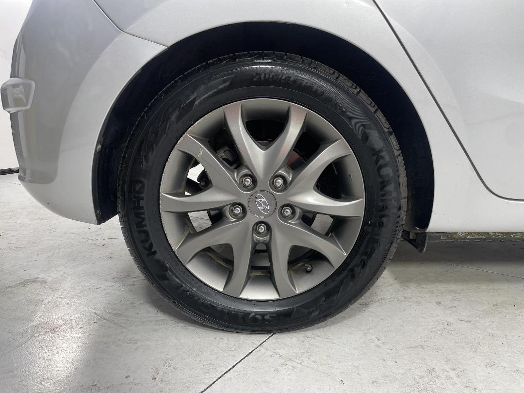 Photo '12' of Hyundai I30