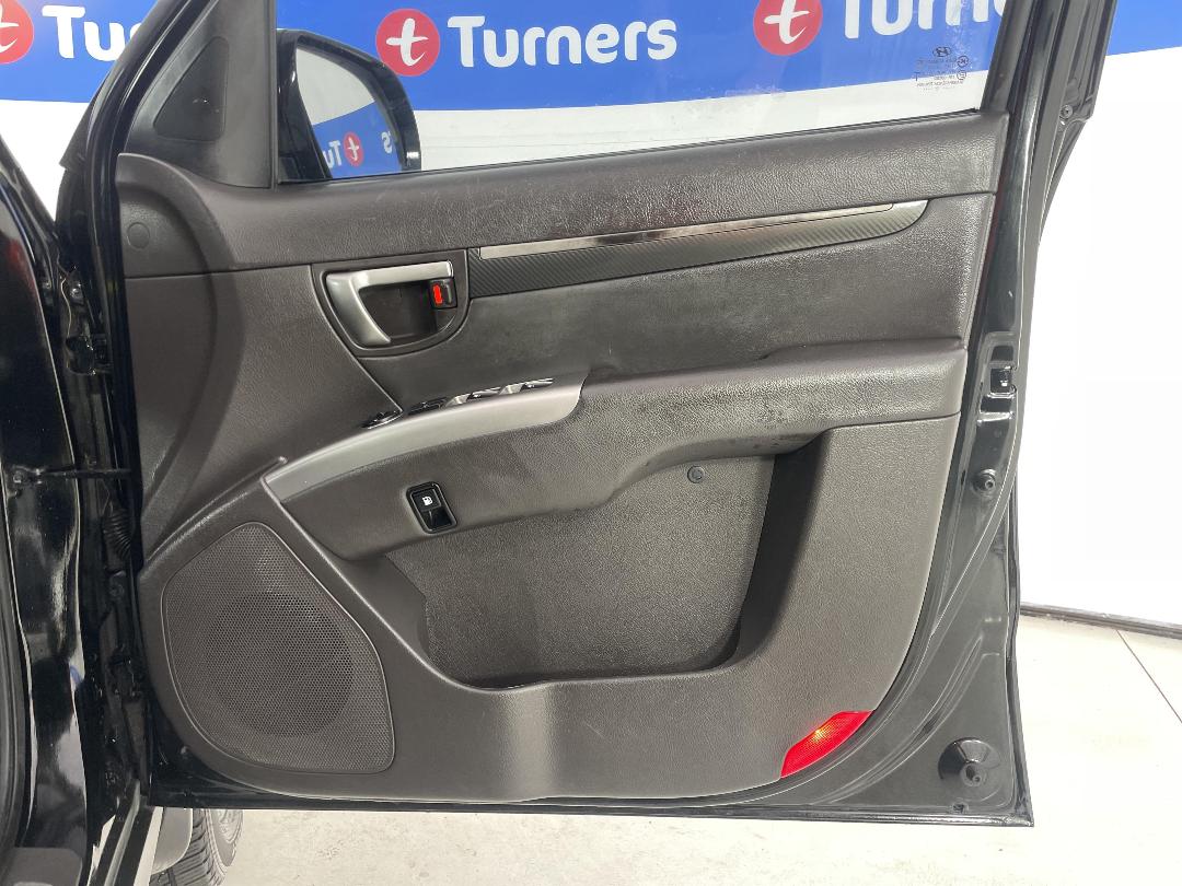 Photo '15' of Hyundai Santa FE Photo '15' of Hyundai Santa FE