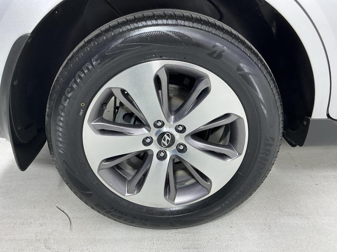 Photo '12' of Hyundai Santa FE