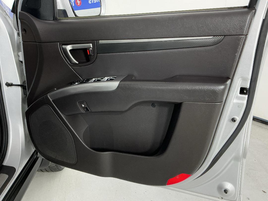 Photo '15' of Hyundai Santa FE