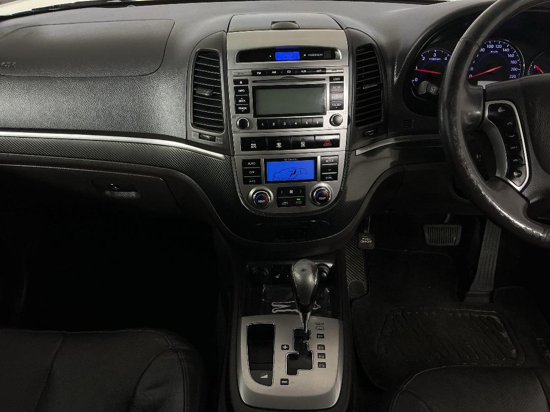 Photo '18' of Hyundai Santa FE