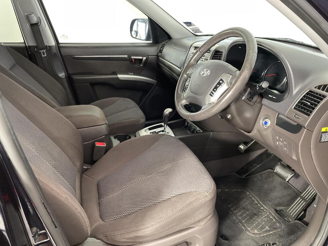 Photo '16' of Hyundai Santa FE