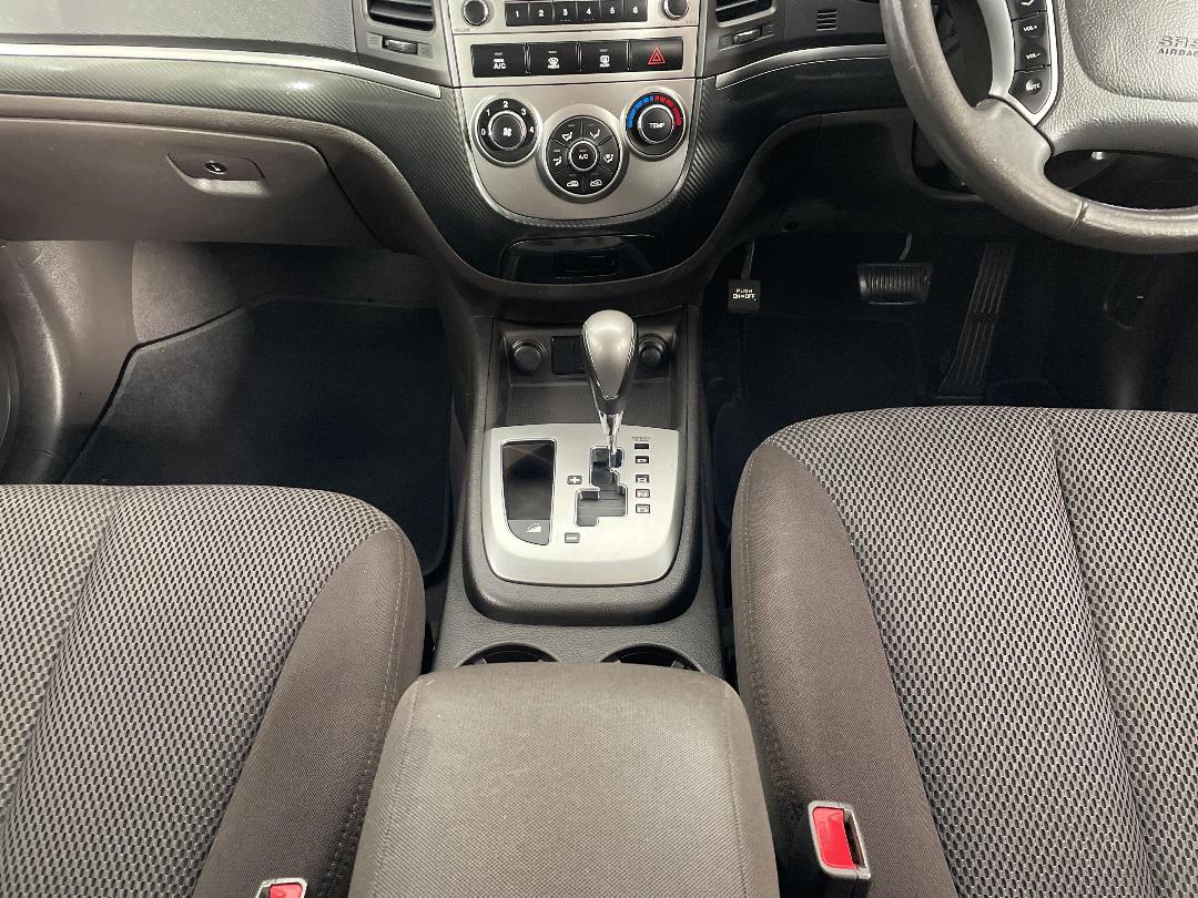 Photo '18' of Hyundai Santa FE