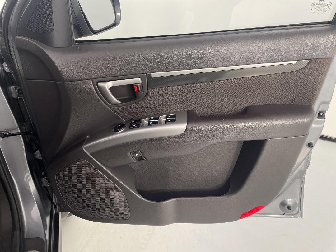 Photo '15' of Hyundai Santa FE