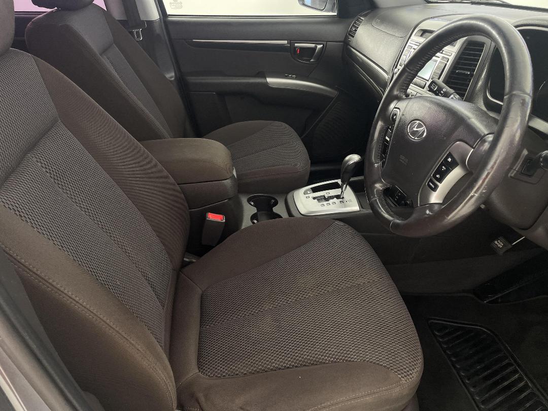 Photo '16' of Hyundai Santa FE