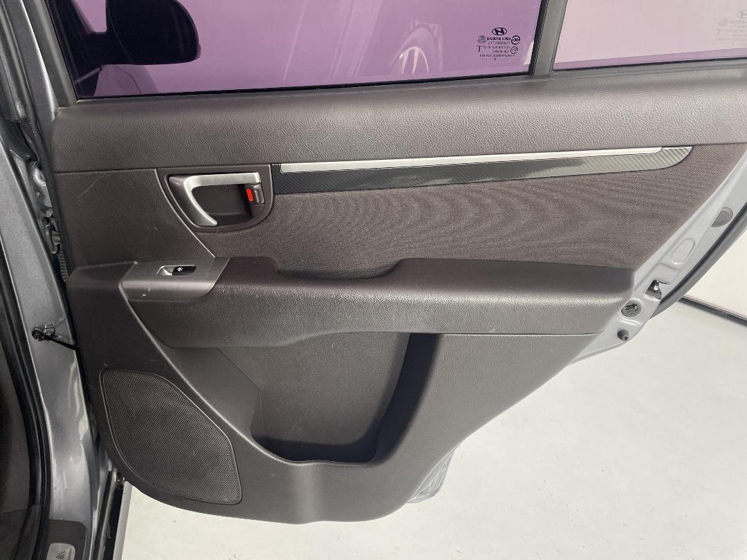 Photo '19' of Hyundai Santa FE