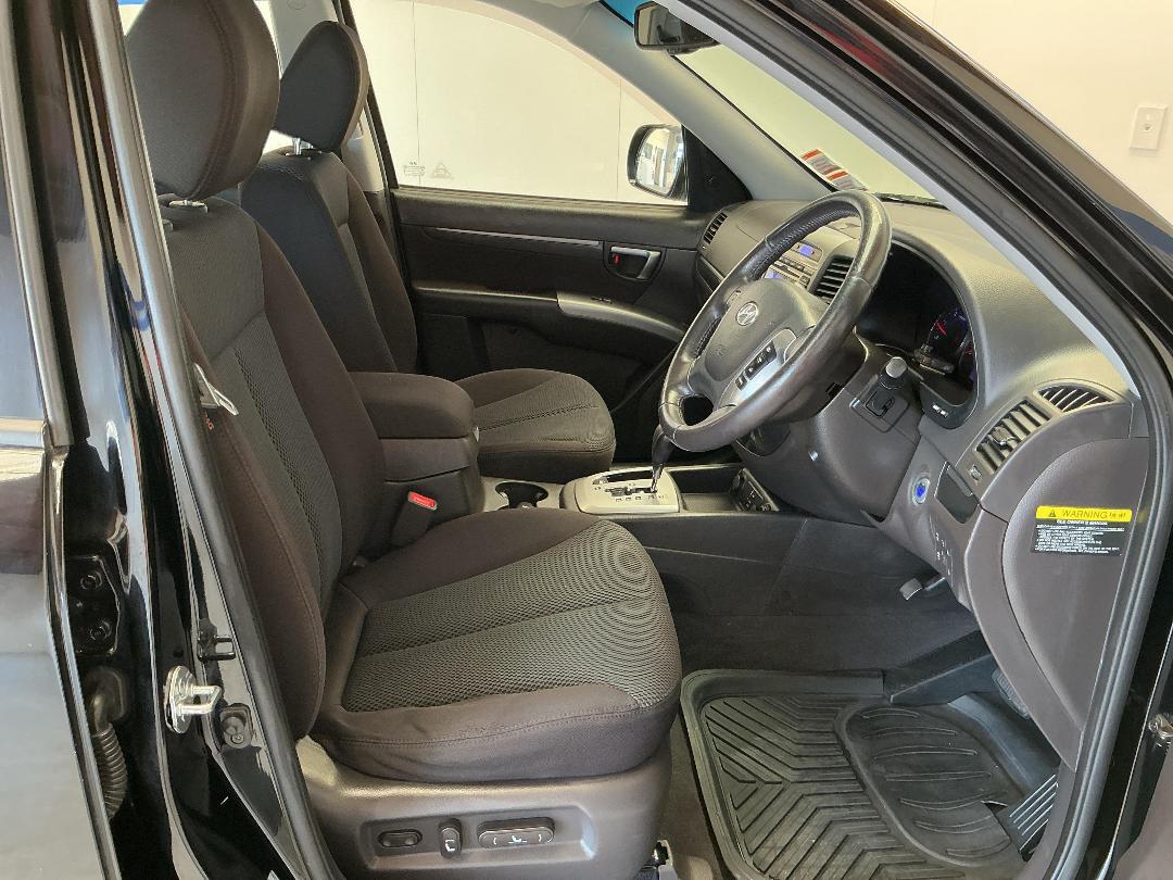 Photo '16' of Hyundai Santa FE