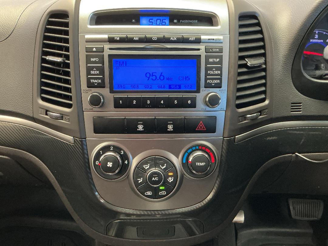 Photo '18' of Hyundai Santa FE