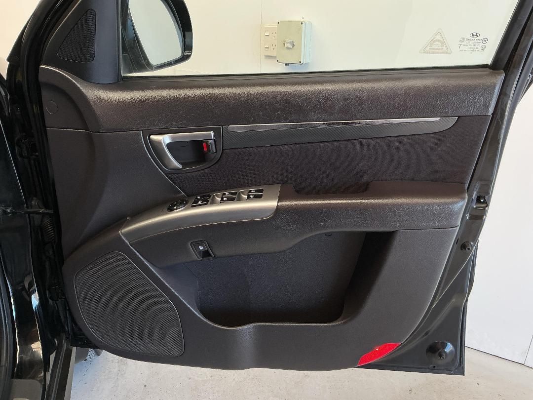 Photo '15' of Hyundai Santa FE