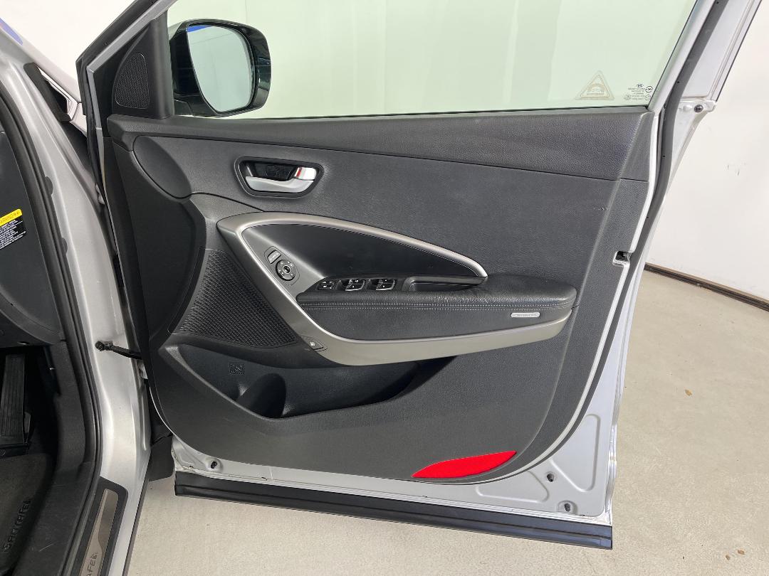 Photo '15' of Hyundai Santa FE