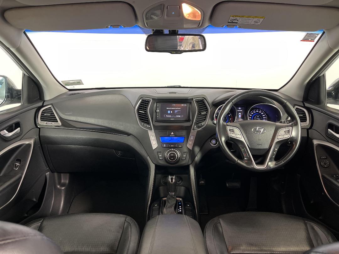 Photo '17' of Hyundai Santa FE